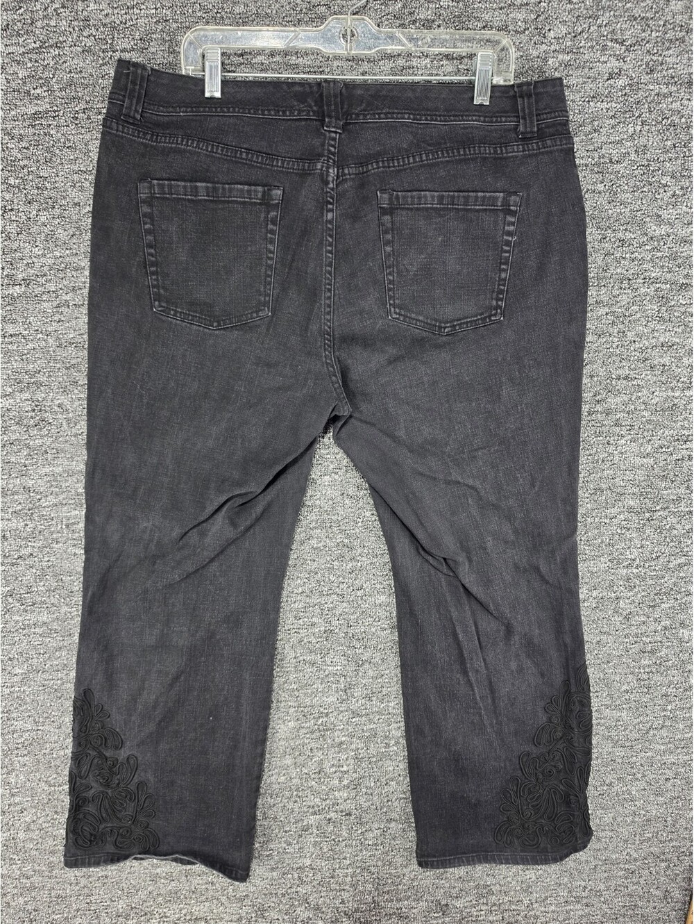 Avenue Jeans Women Plus Capri Black Dark Wash Embroidered Stretch 5-Pocket - Picture 13 of 15